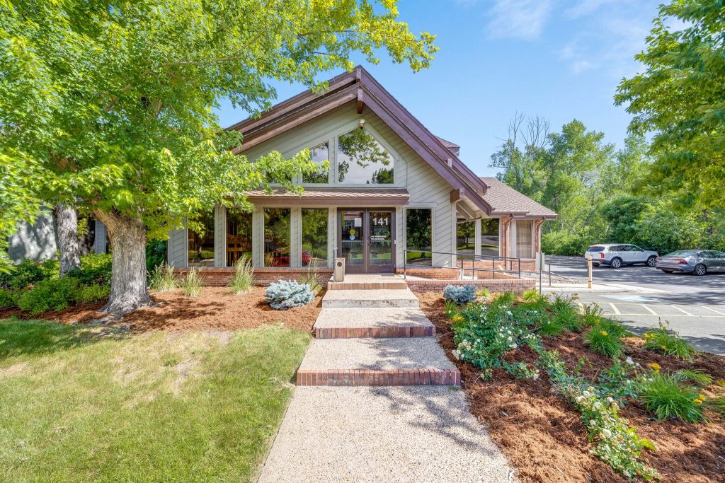 141 W Davies
