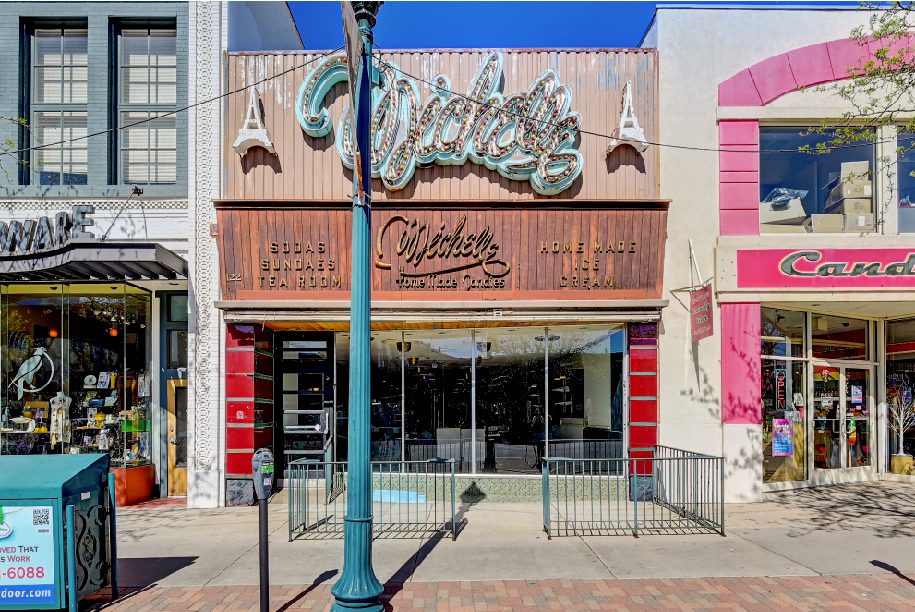 122 N Tejon
