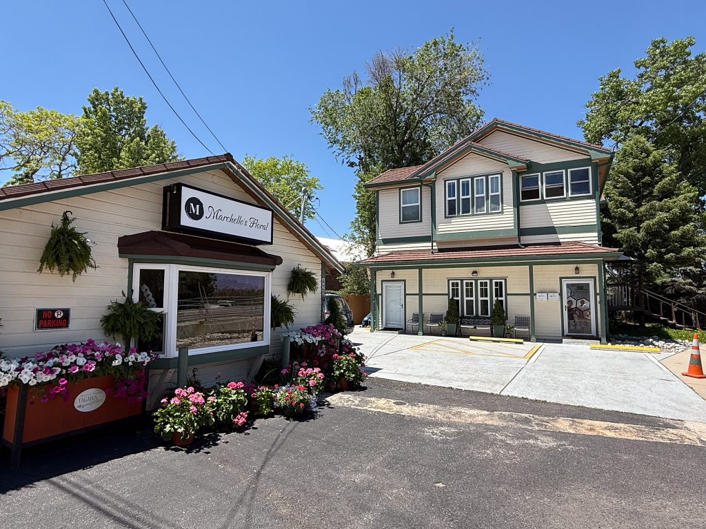 422 Elbert St